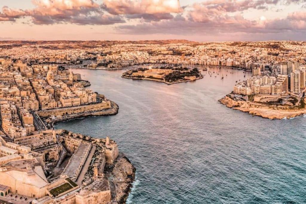 Apartament Sea View Penthouse In Tas-Sliema Zewnętrze zdjęcie